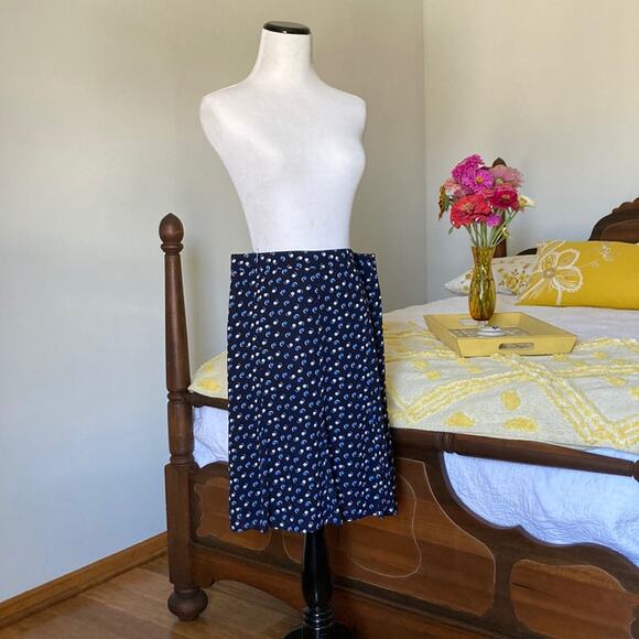 Talbots Blue Dotted Chiffon Skirt, Size 12P - Picture 1 of 7
